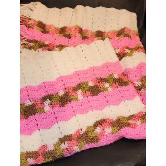 NEW Handmade Crochet Baby Blanket Legacy Pink White Camo - Picture 2 of 12